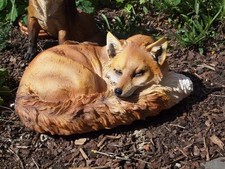 Fuchs Deko Figur liegend lebensecht sitzend Waldtiere 44cm Gartenfigur NEU