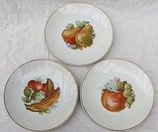 3 alte Teller mit