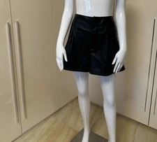 ZARA KUNSTLEDER SHORTS GR. L