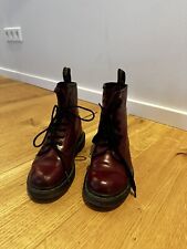 Dr. Martens 37 in Cherry Rot