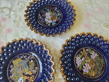 3 blau Teller Durchbruch