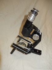 Leitz Stereomikroskop mit starker Vergrößerung inklusive Stativ