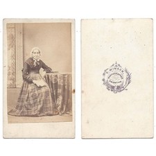 CDV alte viktorianische Dame Carte de Visite Foto von Winsor von Paignton