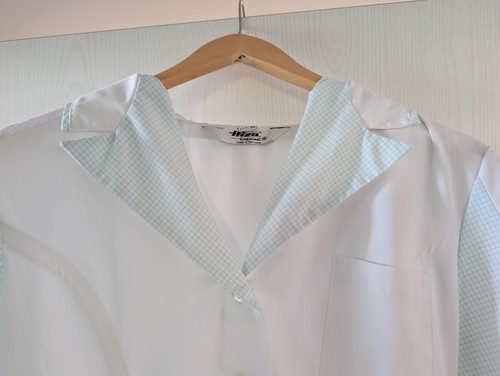 Arbeitskittel mit knöpfen - ,