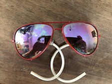 Vintage Sonnenbrille mit Lederschutz. Gletscherbrille