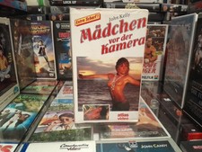 John Kelly Mädchen Vor Der