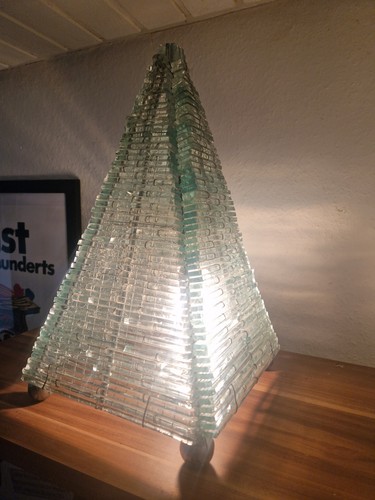 Vintage pyramiden lampe aus - vintage,