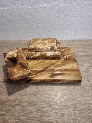 Schreibtischset ist aus
