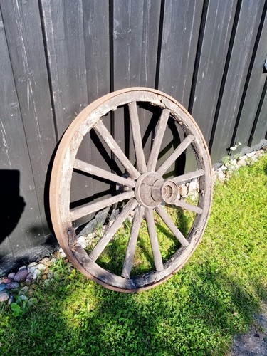 Altes wagenrad holz metall - ,
