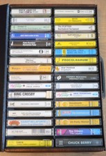 32 Musikkassetten OLDIES, Rock 'n Roll, 50er, 60er, 70er Cassetten im Koffer