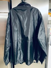 Leichte Regenjacke in