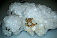 schöner weißer Calcit auf