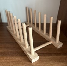 Thomas Tellerständer aus Holz