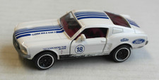Majorette Castheads Series Ford Mustang cremeweiß blaue Streifen Oldtimer Auto