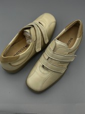 Theresia M Damen Slipper