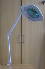 LED Lupenleuchte mit Tischklemme