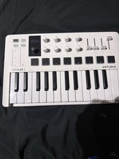 Arturia MiniLab 3 Hybrid