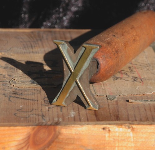 Buchstabe vergoldestempel - buchstabe, "x"