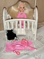 Altes Süßes New Baby Sister Kelly Barbie  Bett & Zubehör Mattel #12489 von 1994 