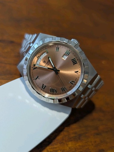 Tudor royal day - day, 28600