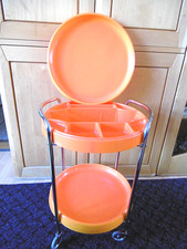 Servierwagen mit verdeckter