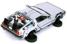 Welly 1:24 Back to the Future Flying Wheels 2 DeLorean Zurück in die Zukunft II