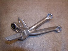 Suzuki GSXR 1000 Bj.03/04  Soziusraste rechts rhs pillion step