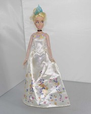 Walt Disney - Cinderella im life action Hochzeitskleid - Disney Store Barbie