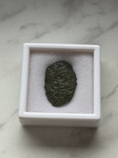 Natürlicher Moldavit Rohstein