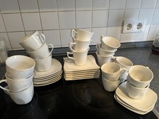 Kaffeetassen mit Untertassen