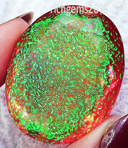 120 oval feueropal doublet - ct,