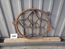 Verziertes Rundes Gussfenster ,56 cm, Ohne Haken Stallfenster,