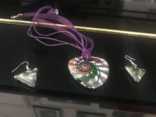 schöner Schmuck aus