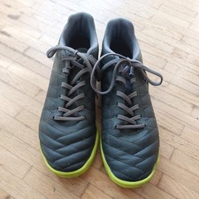 KIPSTA Kinder Fußball Multinockenschuhe schwarz, Größe 37