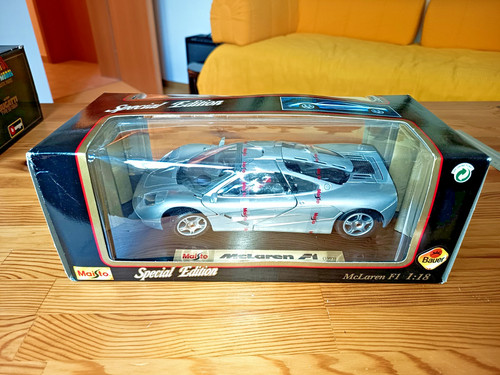Maisto mclaren f1 - 1:18,