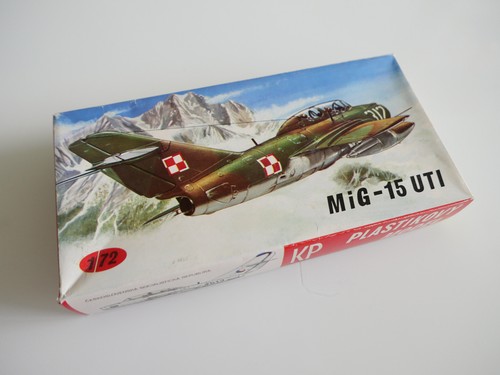 Plastikovy flugzeugmodell - plastikovy,