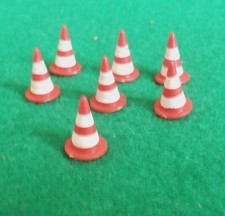 H0 7 Pylone / Verkehrsleitkegel Rot/Weiß Höhe ca. 14 mm