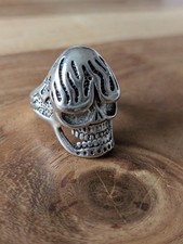 Silberring mit Totenkopf Motiv