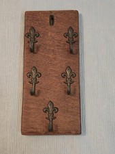 Vintage Schlüsselbrett Holz mit 6 Haken – Wandgarderobe Antik Stil Fleur-de-Lis