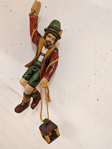 Geschnitzte und handbemalte