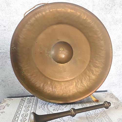 Bossed gong alter - bossed,