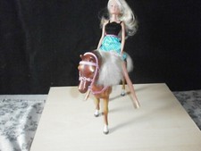 Barbie Pferd mit Zubehör und Puppe Sattel Zaumzeug Mattel