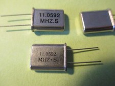 3 Stück 11.0592 MHz Quarz