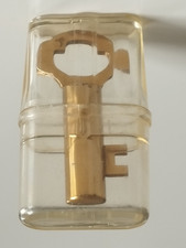 Kleines Benzinfeuerzeug in