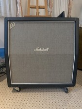 Marshall Gitarrenbox 4 X 12   1960 AHW schräg