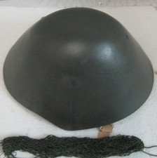 NVA Parade Helm   NVA  Ausrüstung  NVA Wachregimen Friedrich Engels  3.Wahl  !!!