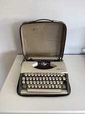 Schreibmaschine Olympia Traveller De Luxe Weiß