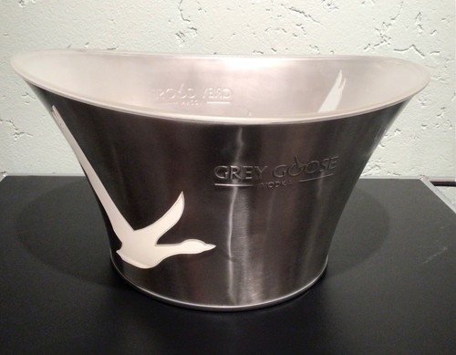 Grey goose vodka - vodka, led