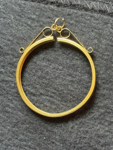 Gold anhänger - 9,