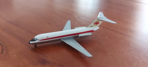 Flugzeugmodell douglas 9 - flugzeugmodell,